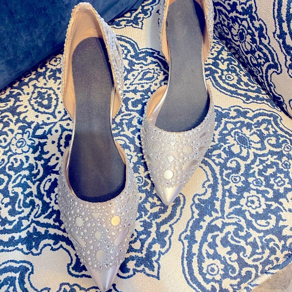 BEAUTIFUL! Worn 15 minutes only - Picture 1 of 5